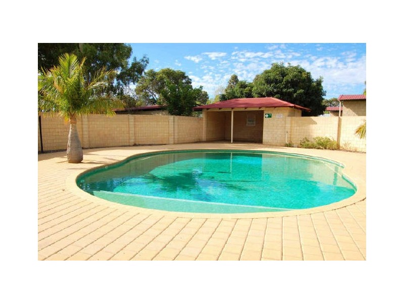 6/2 Benjamin Street, Armadale WA 6112