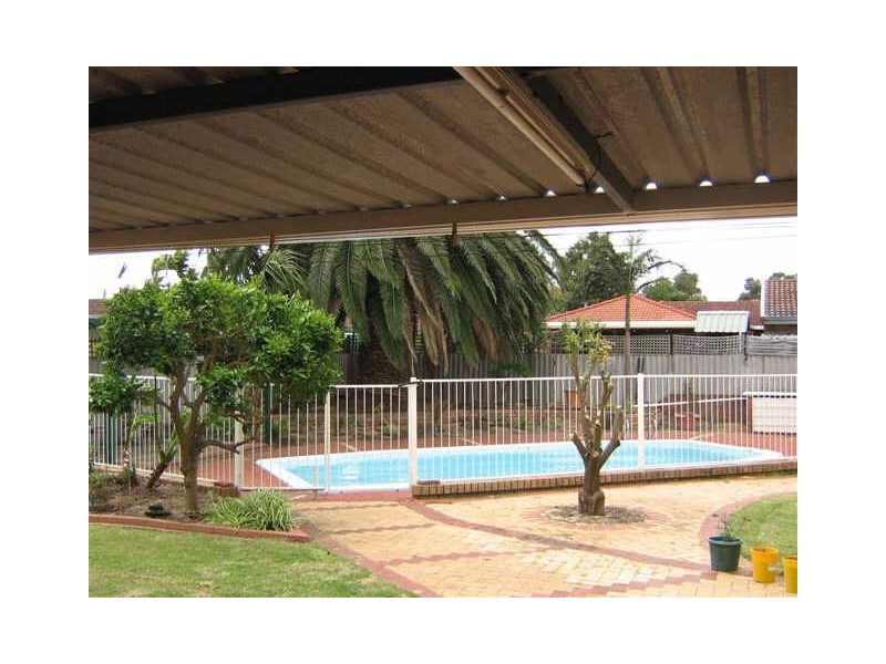 24 Elanora Road, Armadale WA 6112