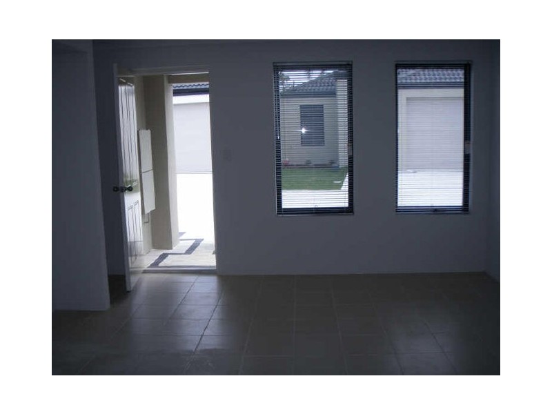 10/14 Mountain View, Kelmscott WA 6111