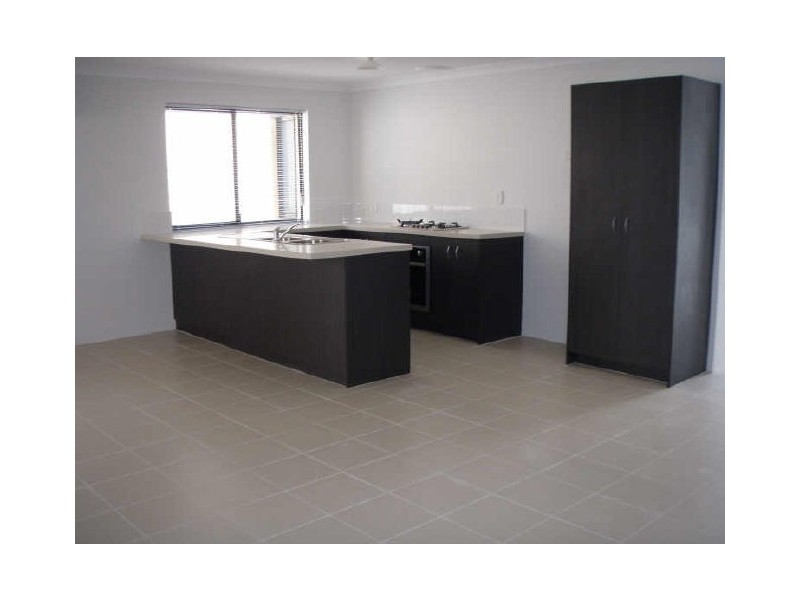 13/14 Mountain View, Kelmscott WA 6111