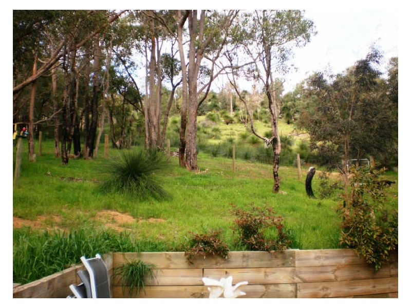 2 Bevis Court, Darling Downs WA 6122