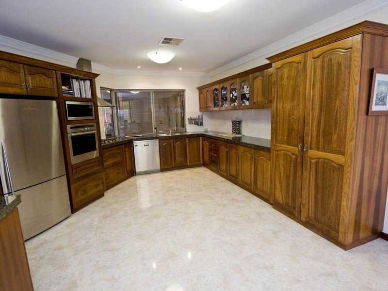 16 Whelan Road, Kardinya WA 6163