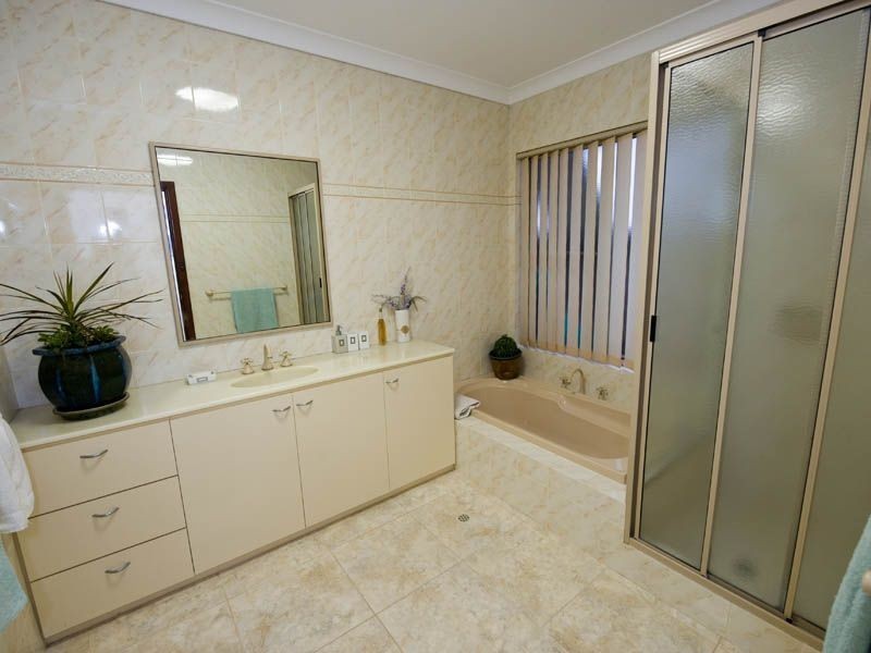 16 Whelan Road, Kardinya WA 6163