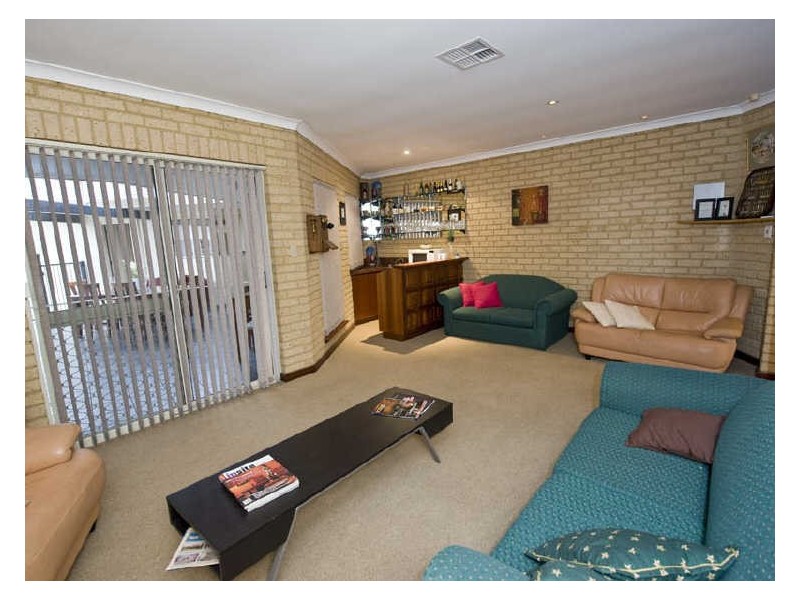16 Whelan Road, Kardinya WA 6163
