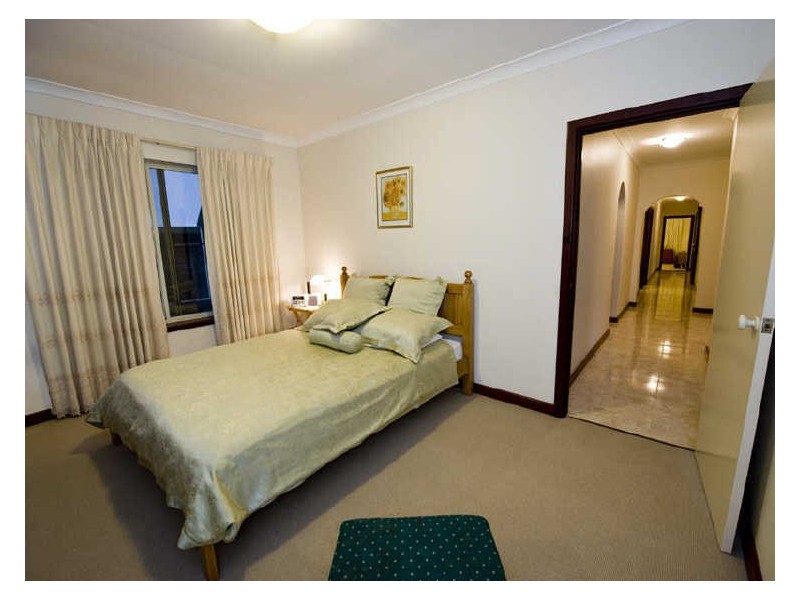 16 Whelan Road, Kardinya WA 6163