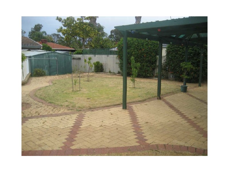 24 Elanora Road, Armadale WA 6112