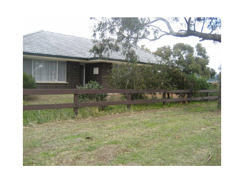 1 North Crescent, Byford WA 6122