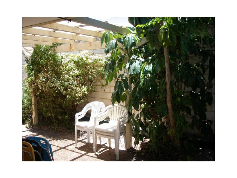 2/2 Palmerston Street, St James WA 6102