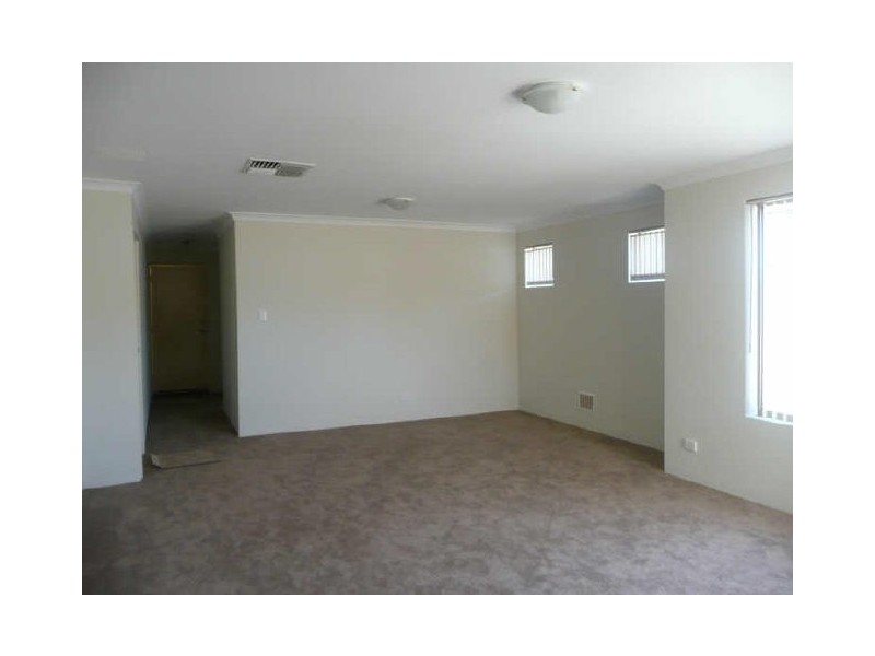 6/11 Clarence Road, Armadale WA 6112