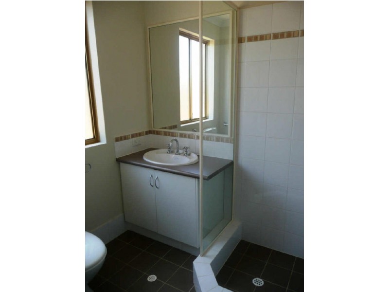 6/11 Clarence Road, Armadale WA 6112