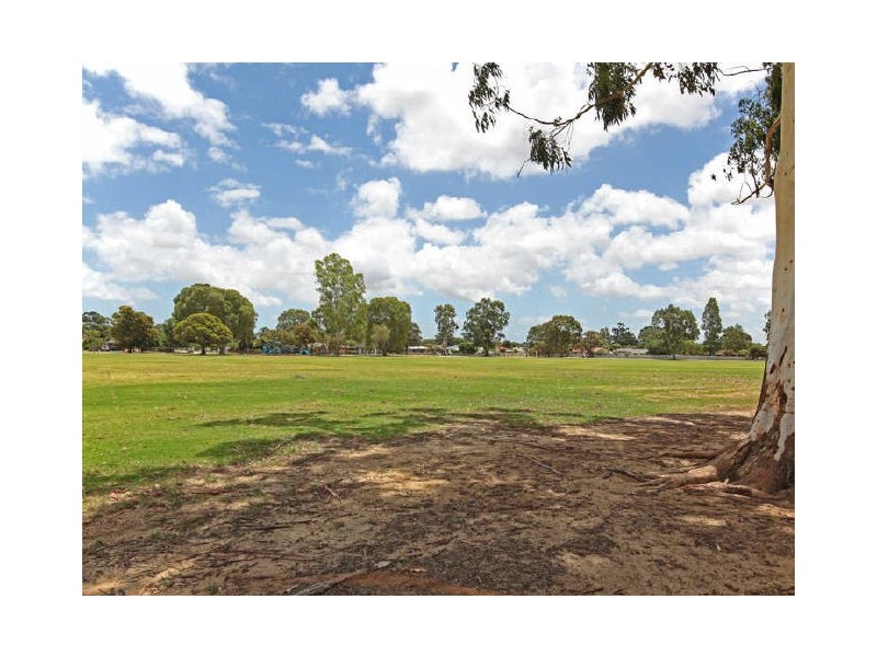 4 Ironcap Place, Armadale WA 6112