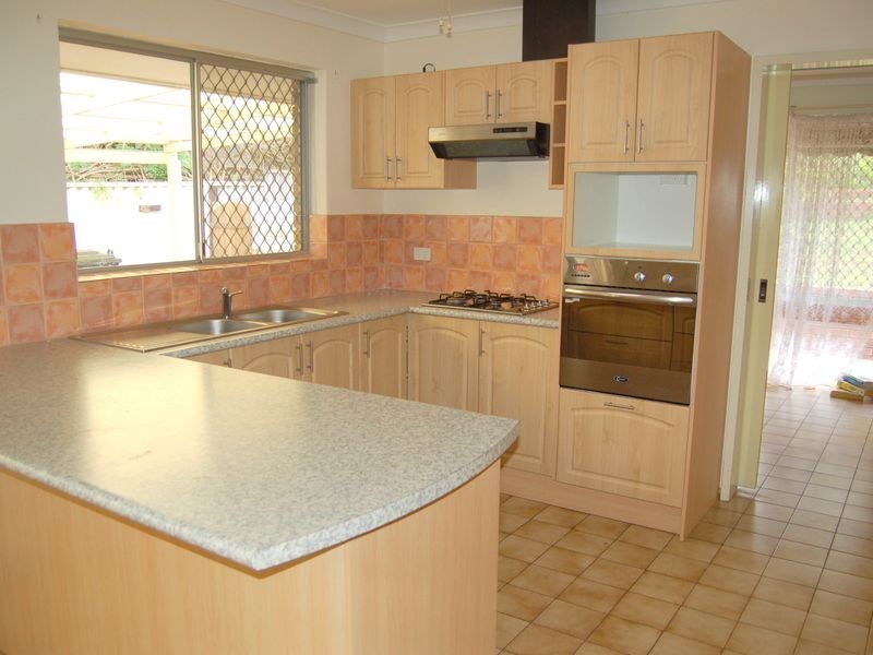 35 Harrison Road, Mount Nasura WA 6112