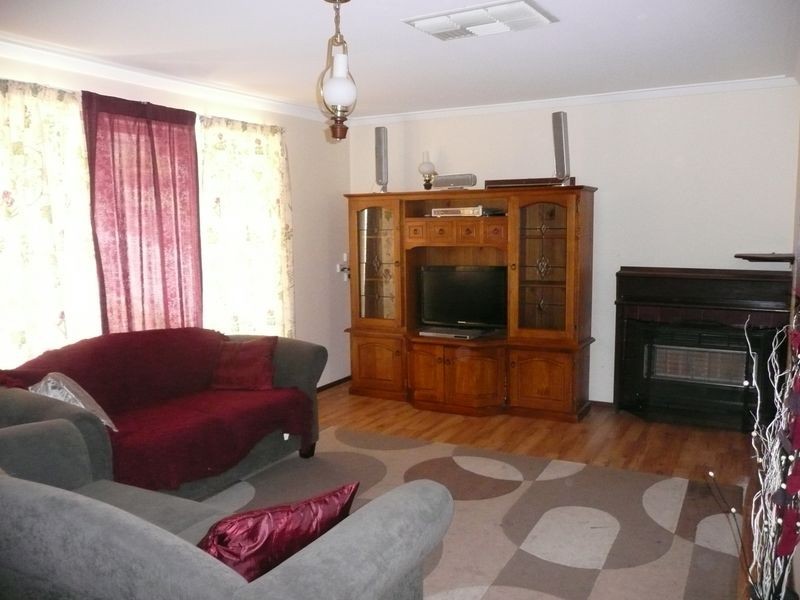 10 Bilkurra Way, Mount Nasura WA 6112