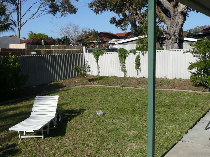 24 Collick Street, Hilton WA 6163