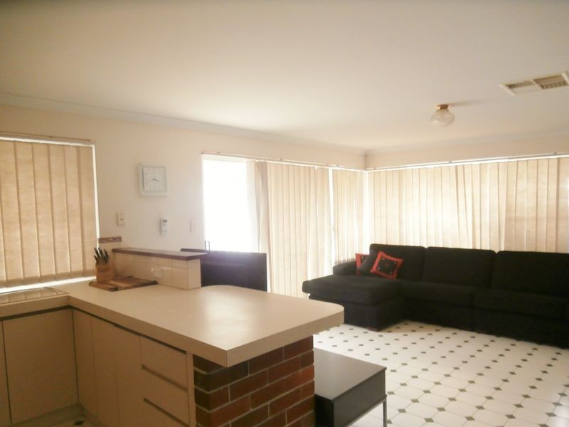 6 Naylor Close, Atwell WA 6164