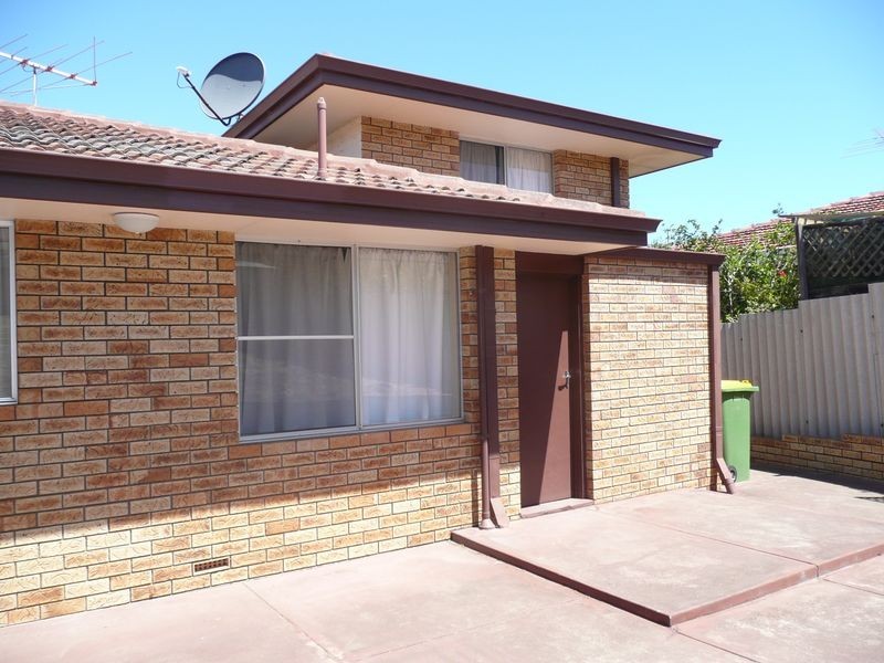 96 Phoenix Road, Hamilton Hill WA 6163