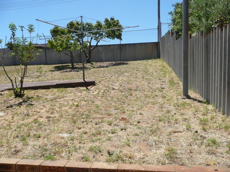 96 Phoenix Road, Hamilton Hill WA 6163