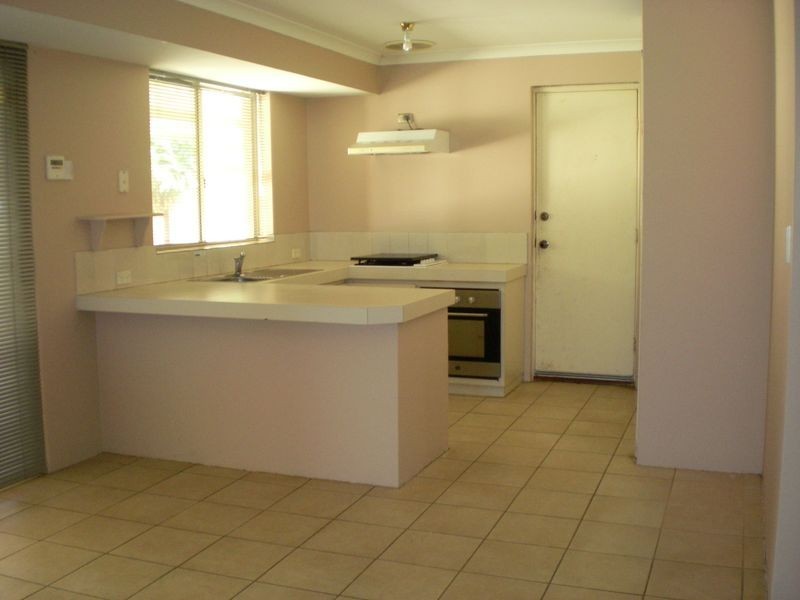 11 McCubbin Loop, Seville Grove WA 6112