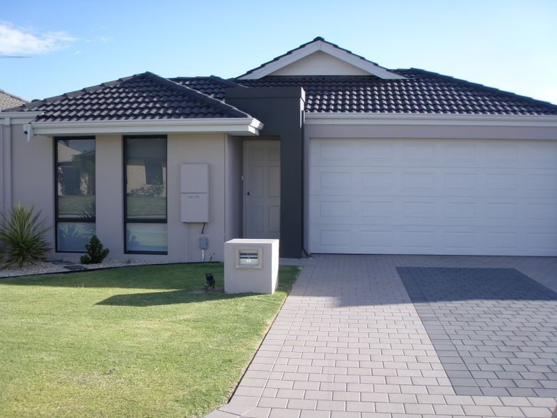 3/5 Cabra Avenue, Seville Grove WA 6112