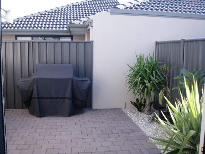 3/5 Cabra Avenue, Seville Grove WA 6112