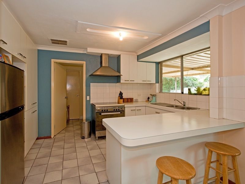 13 Looranah Street, Mount Nasura WA 6112