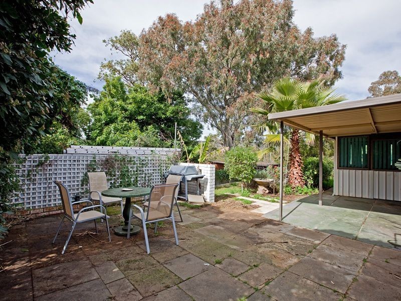 13 Looranah Street, Mount Nasura WA 6112