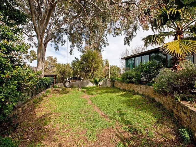 13 Looranah Street, Mount Nasura WA 6112