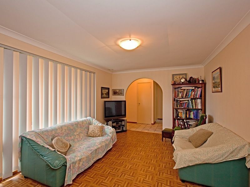 13 Looranah Street, Mount Nasura WA 6112