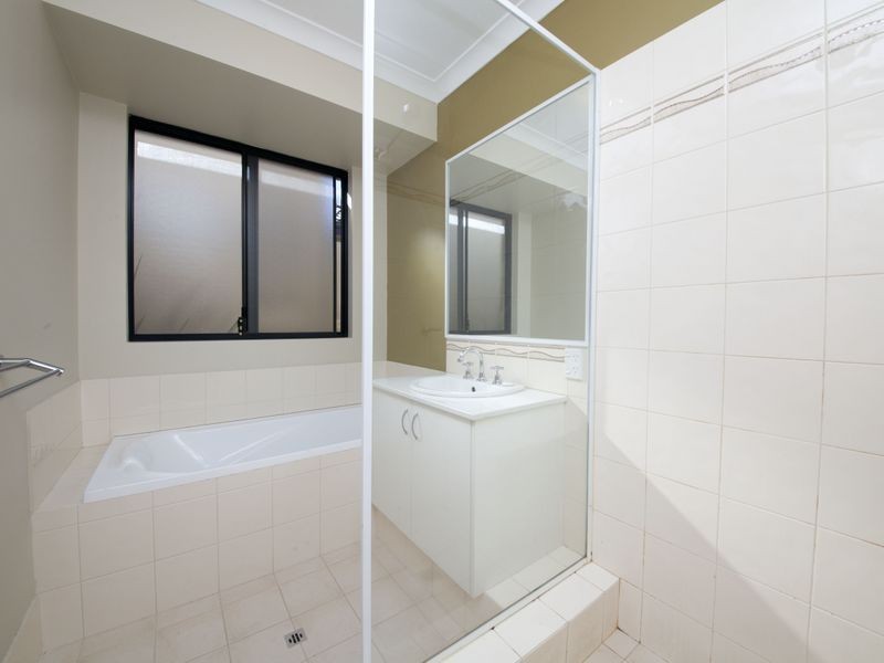 4/309 Railway Avenue, Armadale WA 6112