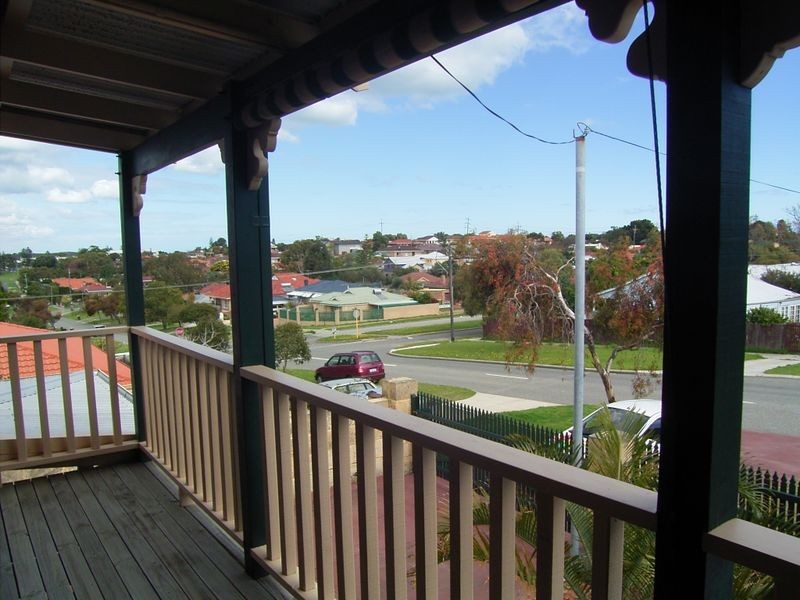 23 Pitts Lane, White Gum Valley WA 6162