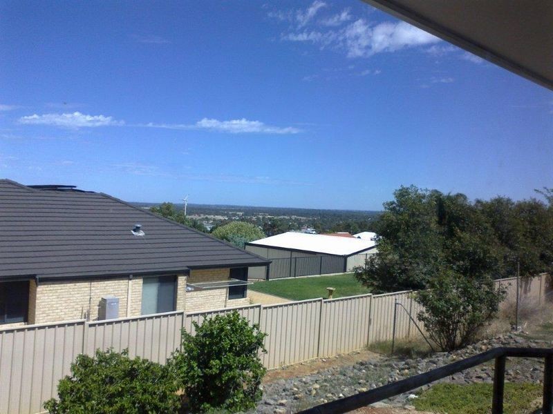 24 Richon Heights, Mount Richon WA 6112