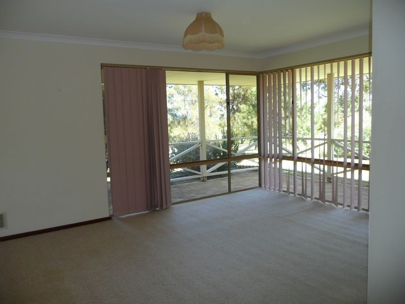 11 Hoking Place, Coogee WA 6166