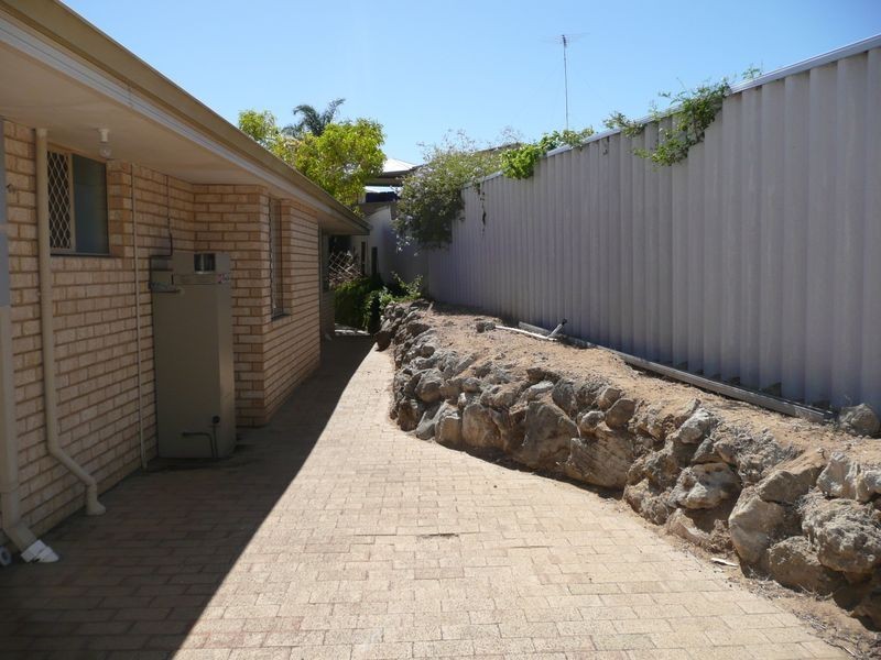 11 Hoking Place, Coogee WA 6166