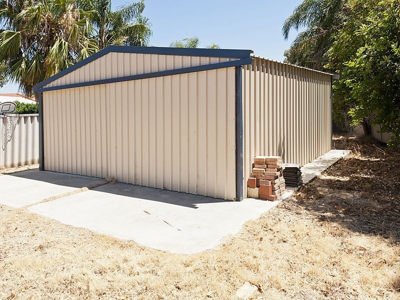 9 Pendragon Court, Camillo WA 6111