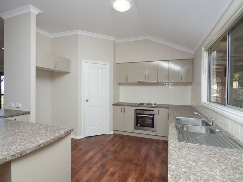 35 Talus Drive, Mount Richon WA 6112