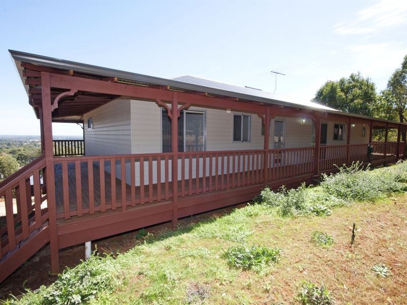 35 Talus Drive, Mount Richon WA 6112