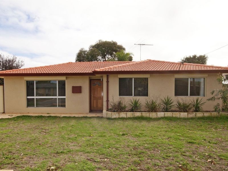 7 Burrowa Street, Armadale WA 6112