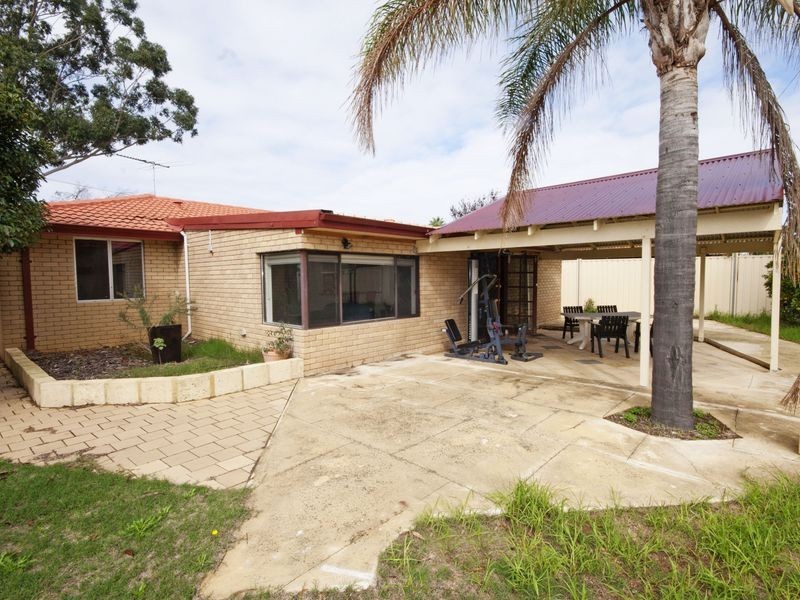 7 Burrowa Street, Armadale WA 6112
