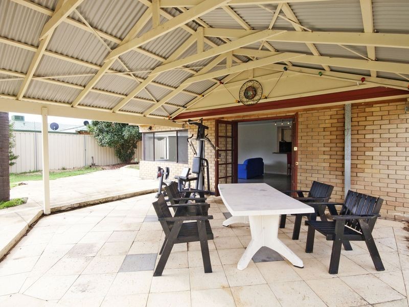 7 Burrowa Street, Armadale WA 6112