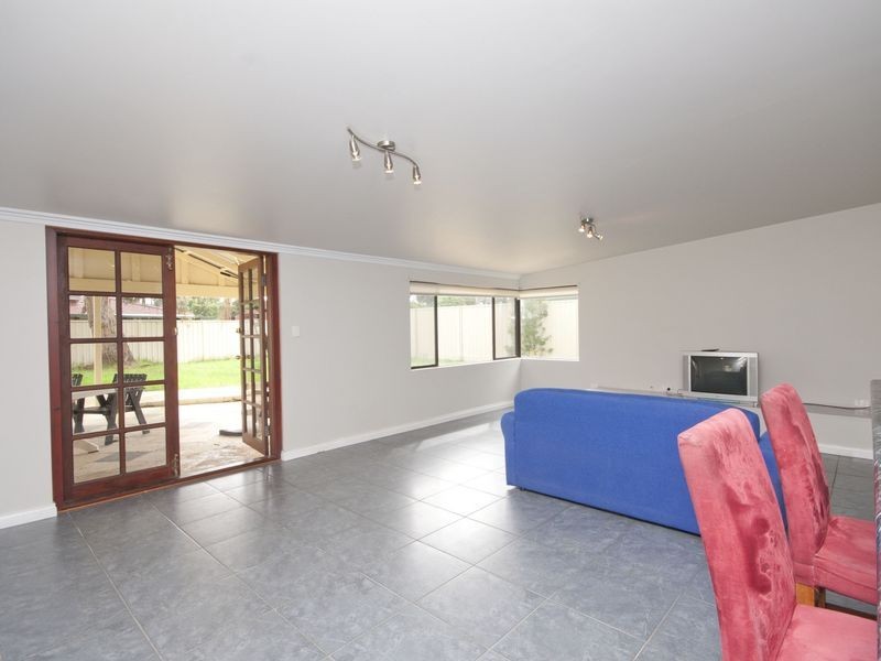 7 Burrowa Street, Armadale WA 6112