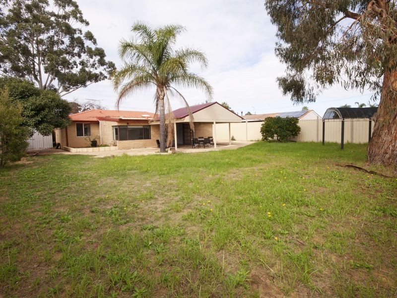 7 Burrowa Street, Armadale WA 6112