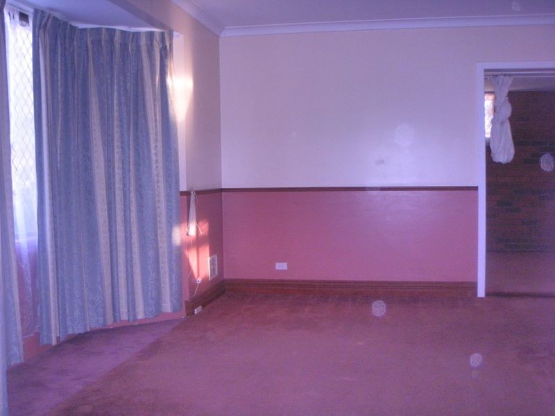 8 Smith Close, Armadale WA 6112