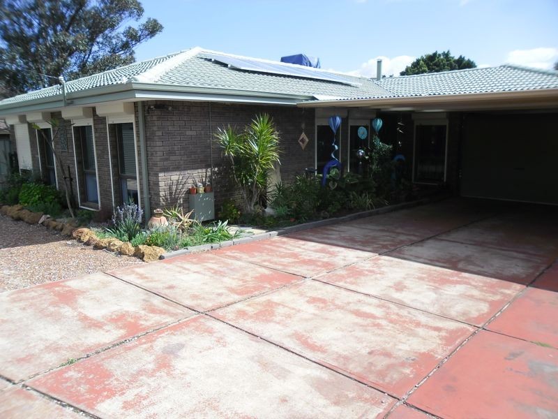 7 Napean Street, Armadale WA 6112