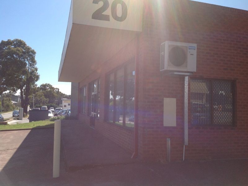 2/20 Peel Road, O’connor WA 6163