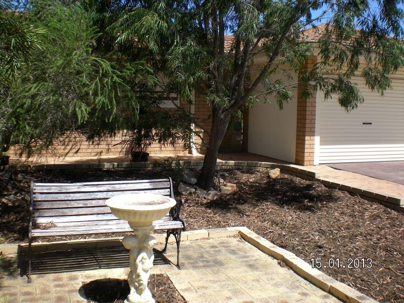 4 Cockatoo Place, Brookdale WA 6112