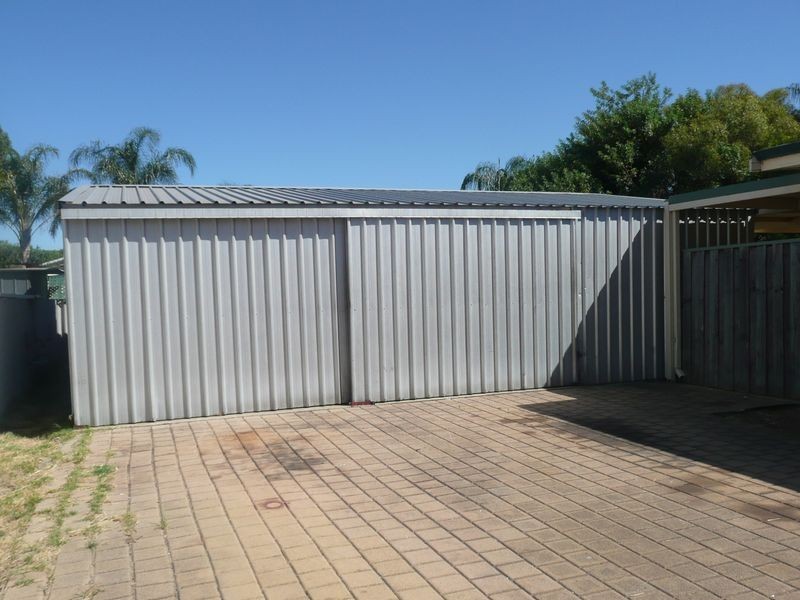 6 O’Sullivan Drive, Camillo WA 6111