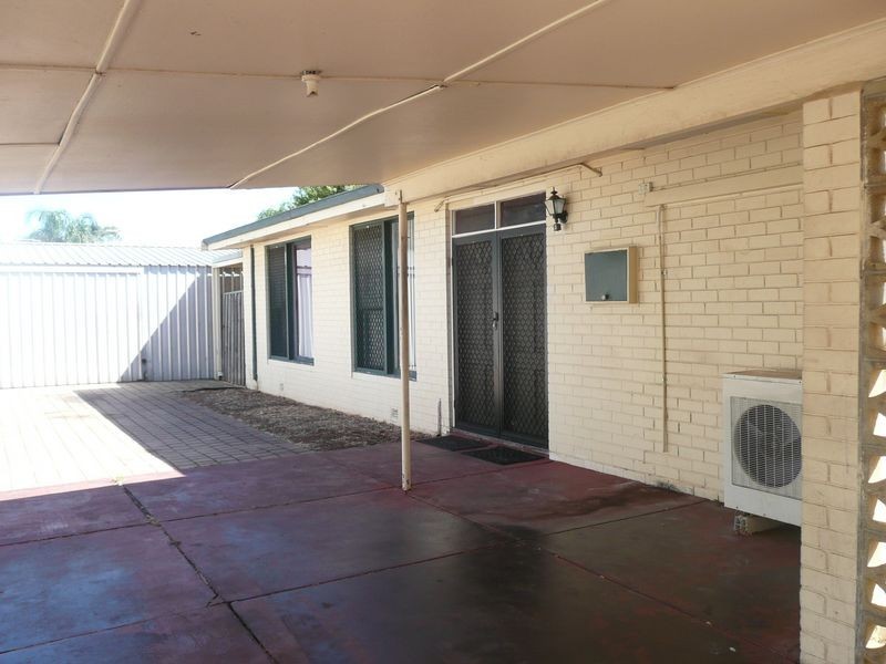 6 O’Sullivan Drive, Camillo WA 6111