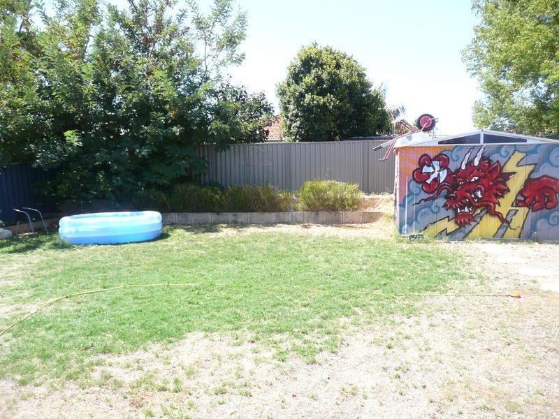 15 Morolo Street, Seville Grove WA 6112