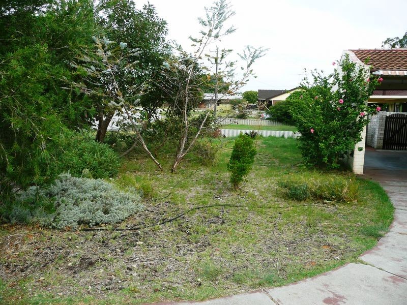11 Banksia Way, Camillo WA 6111