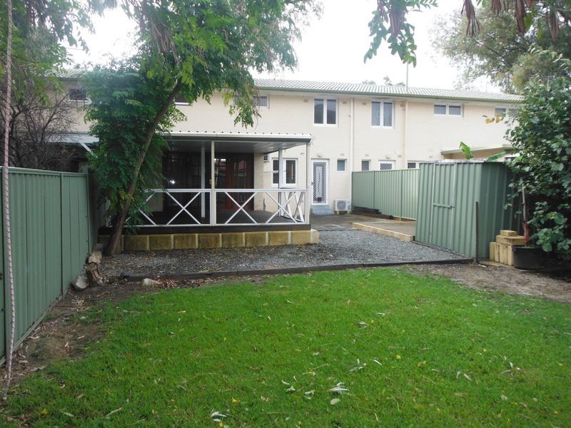 6 Pinetree Close, Armadale WA 6112